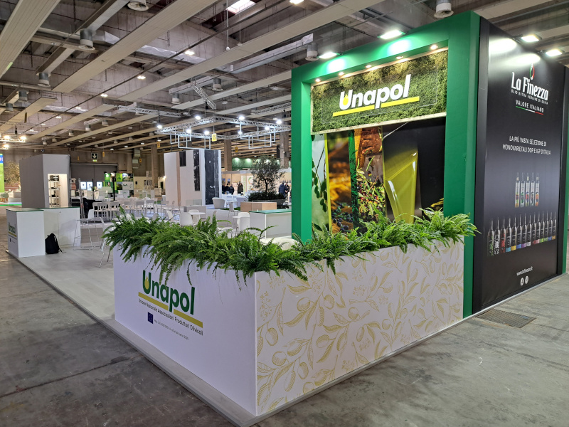 Progettazione stand fieristico per UNAPOL: un successo a Sol2Expo - 0
