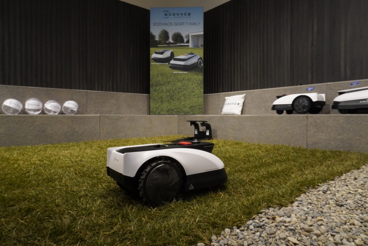 Presentazioni live e catering di qualità: l’evento perfetto per Team Lewis and Ecovacs - 0