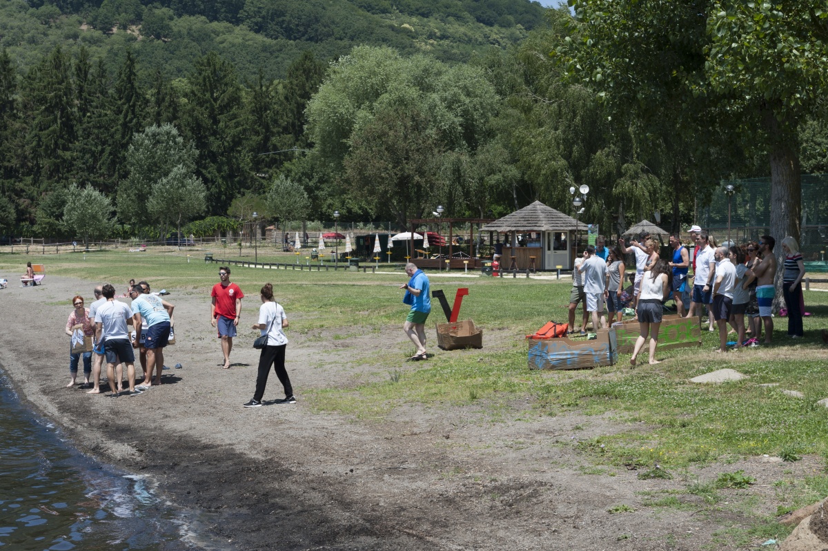 Smart Eventi: Team building carton boat per Daimler Merfina - 4