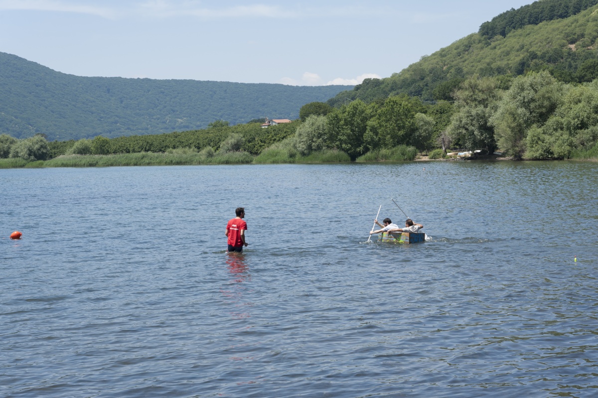 Smart Eventi: Team building carton boat per Daimler Merfina - 7