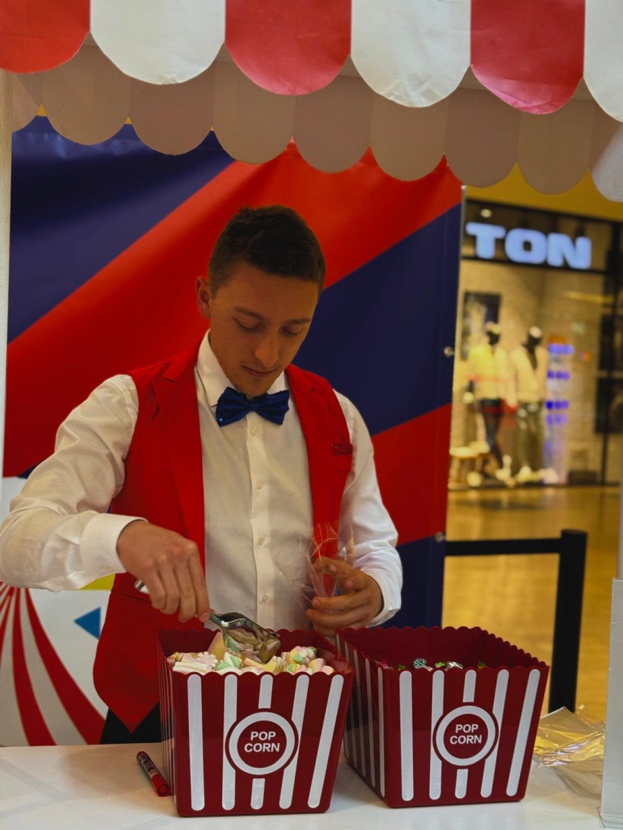 Carnevale al centro Globo: allestimenti spettacolari e attività per famiglie - 3