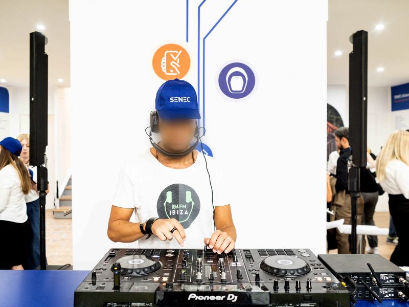 Senec organizza un party per il fine fiera MCE - 1