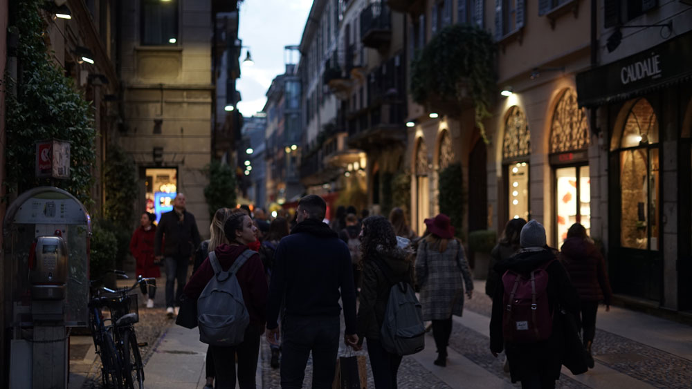 Aveda attività promozionale del nuovo store in Brera - 4