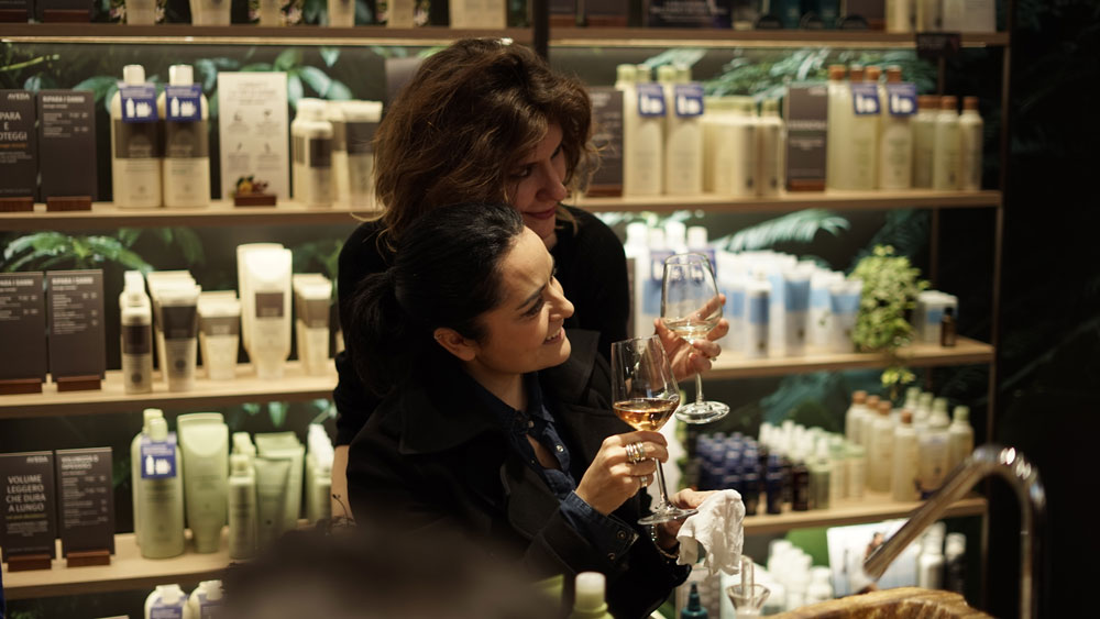 Aveda attività promozionale del nuovo store in Brera - 10