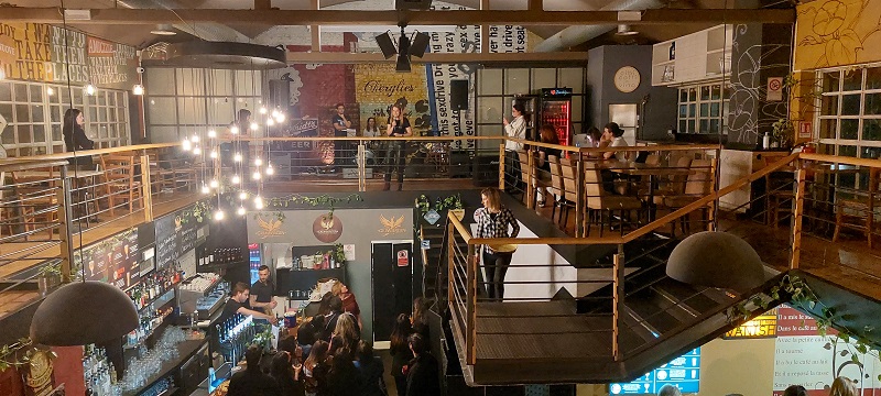 Una festa con musica dal vivo - 11