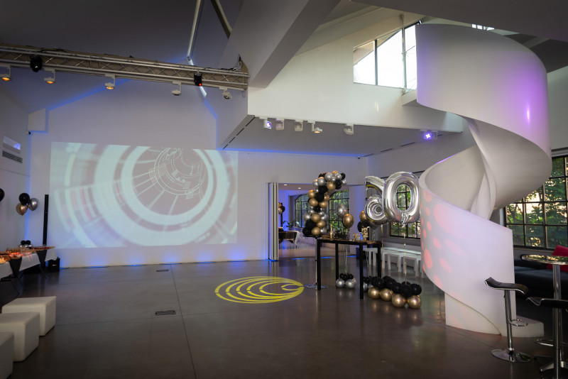 Organizzazione festa compleanno 60 anni location moderna total white Milano - 2