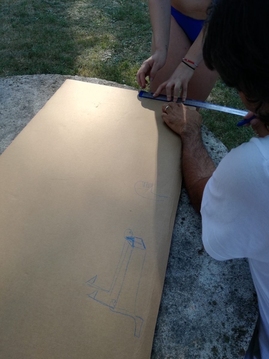 Team building carton boat per Decathlon - 3