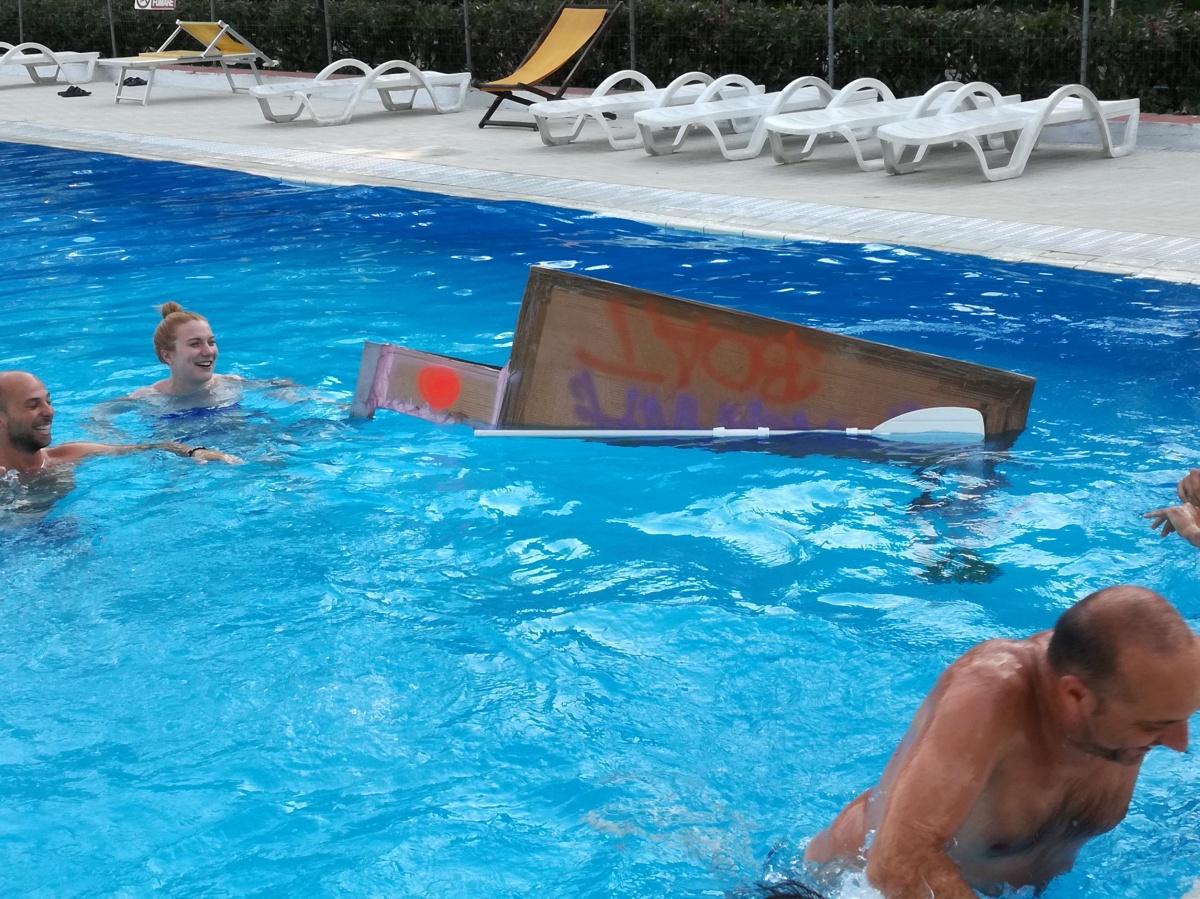 Team building carton boat per Decathlon - 8