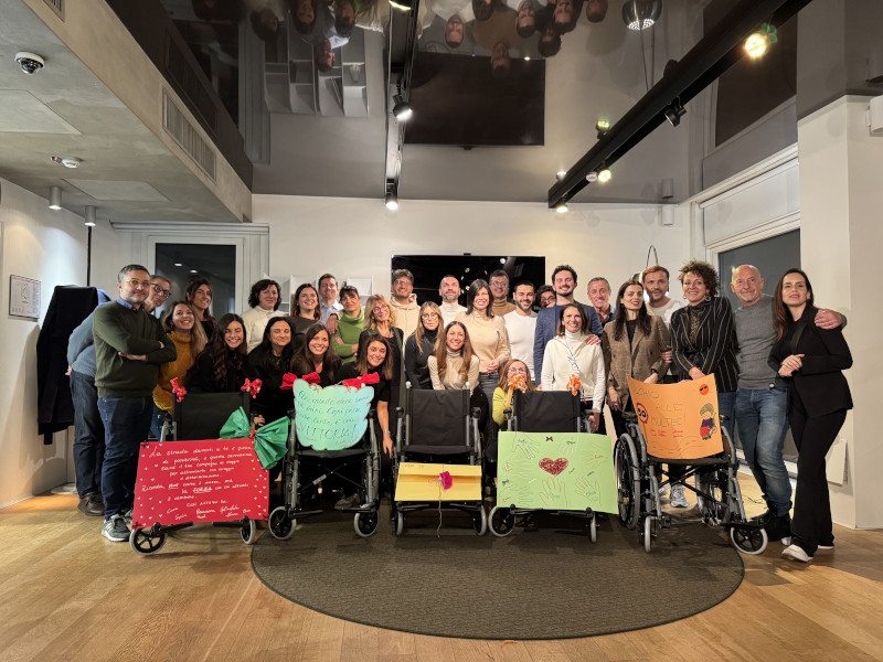 Team building Solidale: il "CHAIRITY BUILDING" Unisce Collaborazione e Beneficenza - 0