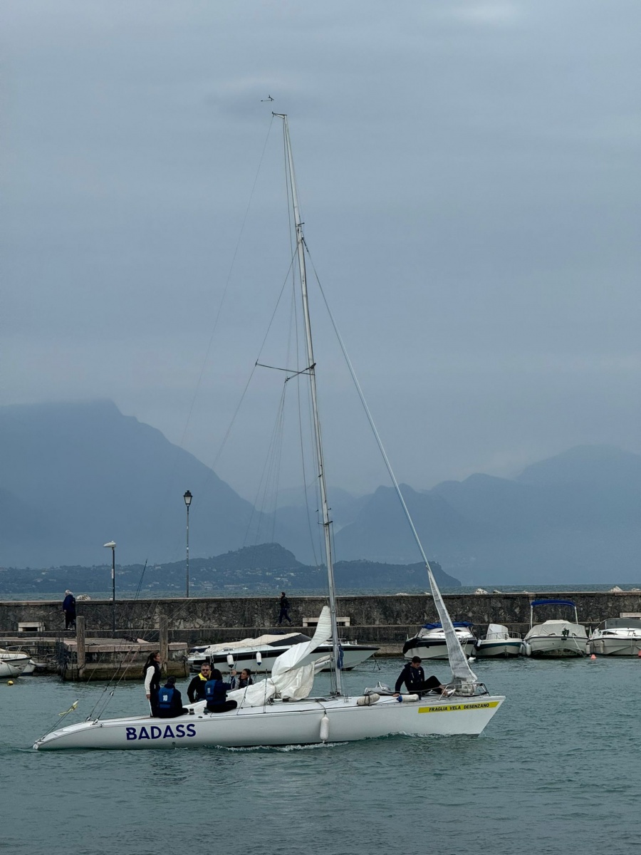 Team Building in Barca a Vela a Desenzano: Un’Esperienza Unica - 6