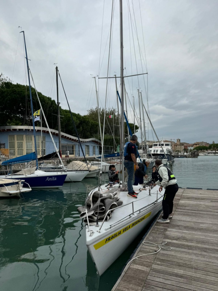 Team Building in Barca a Vela a Desenzano: Un’Esperienza Unica - 3