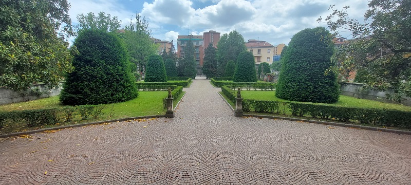 Location scouting, gestione logistica, staff e catering per un grande evento a Milano - 5