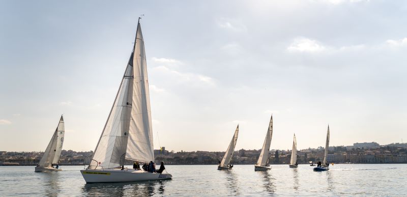 Team building in barca a vela - 0