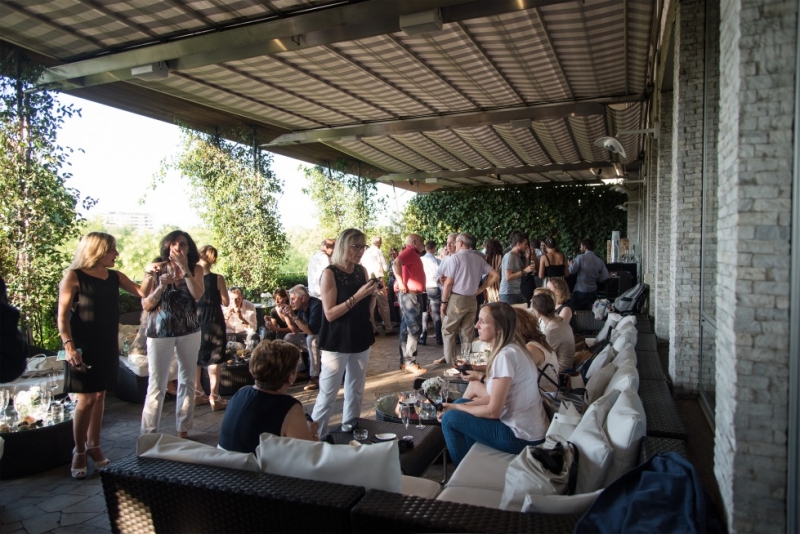 Smart Eventi organizza il meeting aziendale e aperitivo con dinner buffet e dj set per Edra Spa. - 10