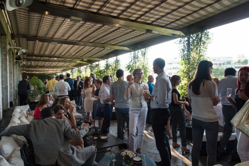 Smart Eventi organizza il meeting aziendale e aperitivo con dinner buffet e dj set per Edra Spa. - 5