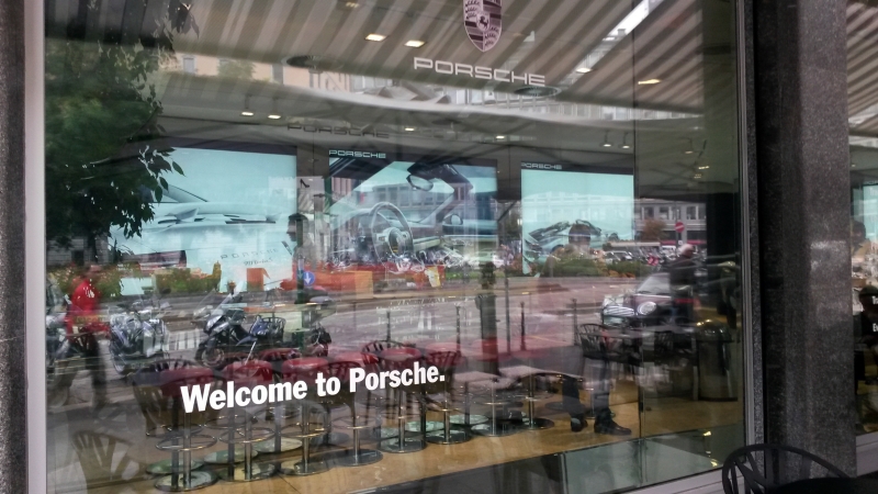 Porsche Temporary Showroom - 7