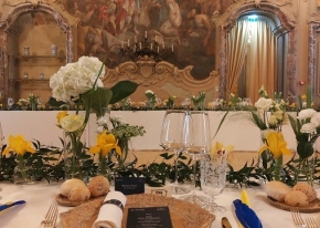Una cena di gala organizzata nei minimi dettagli, per un cliente che vuole solo il meglio.