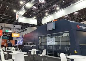 Lo stand Mazzaroppi a Glasstec 2024 ha brillato per design innovativo e funzionalità. Materiali pregiati, illuminazione raffinata e spazi ottimizzati hanno creato un'esperienza coinvolgente, evidenziando l'eccellenza del brand nel settore vetrario.