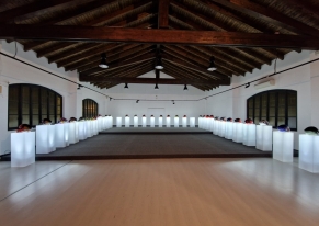 Abbiamo trovato per Suomy la location perfetta per un'importante presentazione: spazio flessibile con area espositiva e zona presentazioni dotata di ledwall e palco