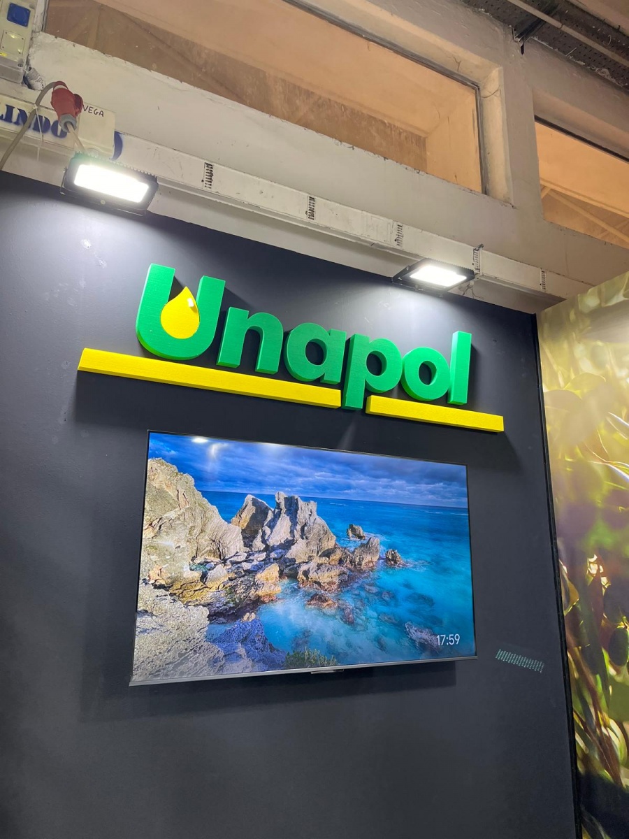 Unapol a Gustus: trionfo bio e innovazione - uno stand che incanta e conquista - 4