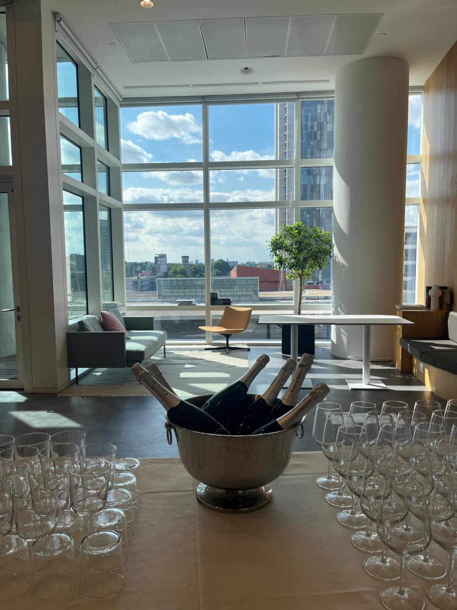 Evento aziendale Akeneo: meeting e aperitivo in terrazza a Milano - 0