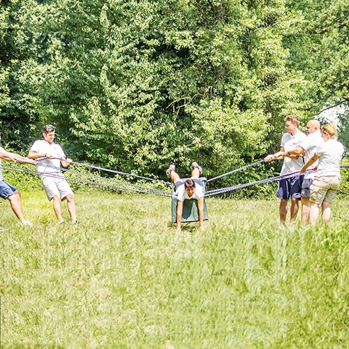 Con le nostre attività i nostri team building proponiamo attività fuori dal comune e aiutiamo a stimolare la crescita dello spirito di squadra in azienda.